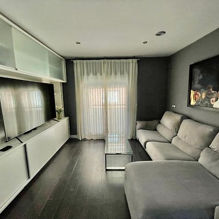 Moderno Apartamento Con Plaza De Garaje En Pleno Centro De Almería Dış mekan fotoğraf