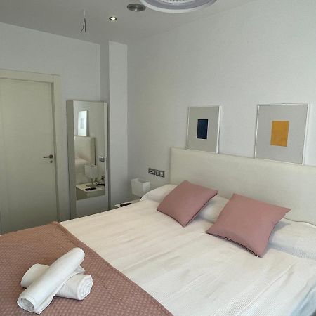 Moderno Apartamento Con Plaza De Garaje En Pleno Centro De Almería Dış mekan fotoğraf