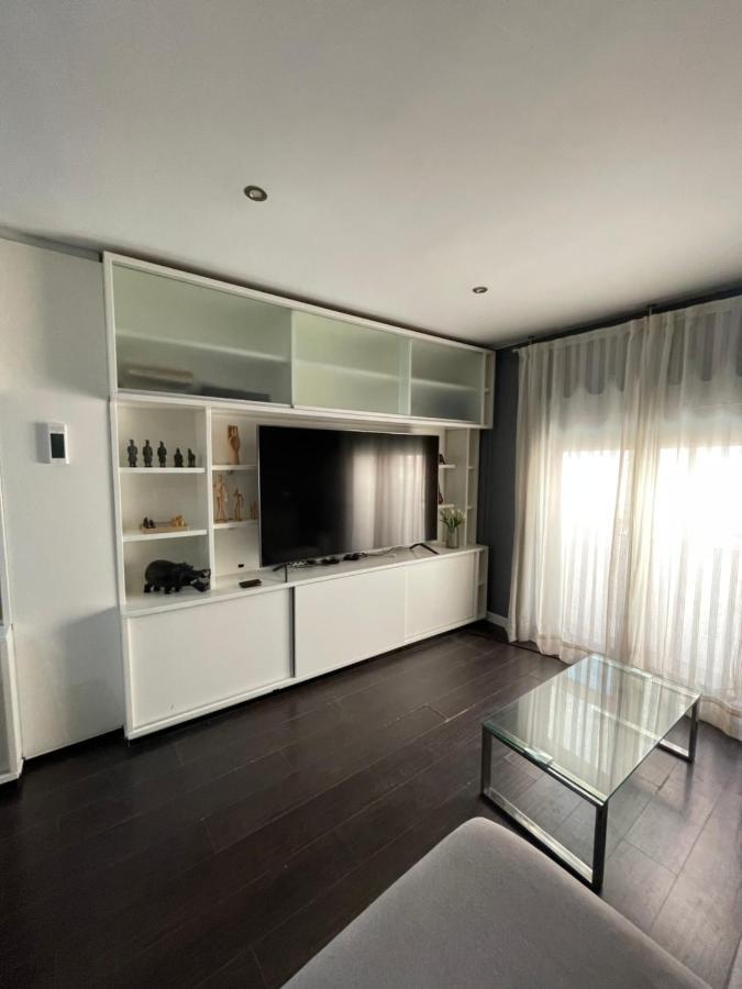 Moderno Apartamento Con Plaza De Garaje En Pleno Centro De Almería Dış mekan fotoğraf