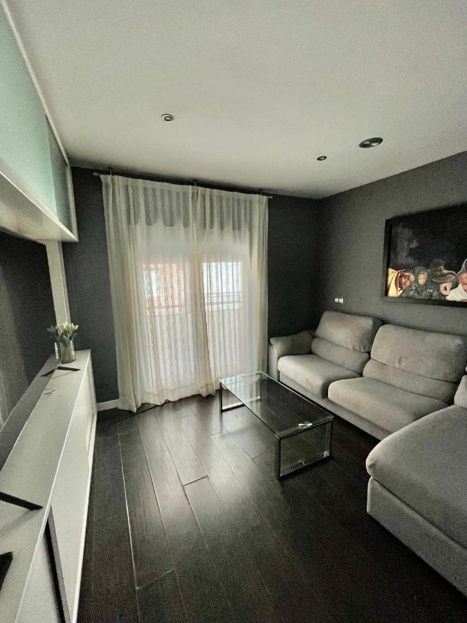 Moderno Apartamento Con Plaza De Garaje En Pleno Centro De Almería Dış mekan fotoğraf