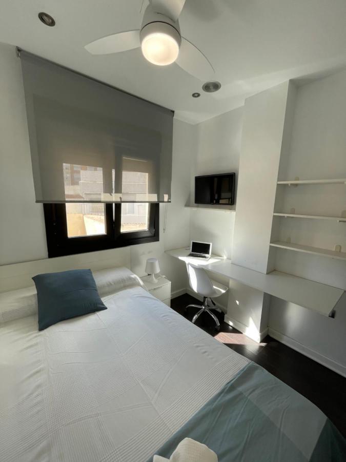 Moderno Apartamento Con Plaza De Garaje En Pleno Centro De Almería Dış mekan fotoğraf