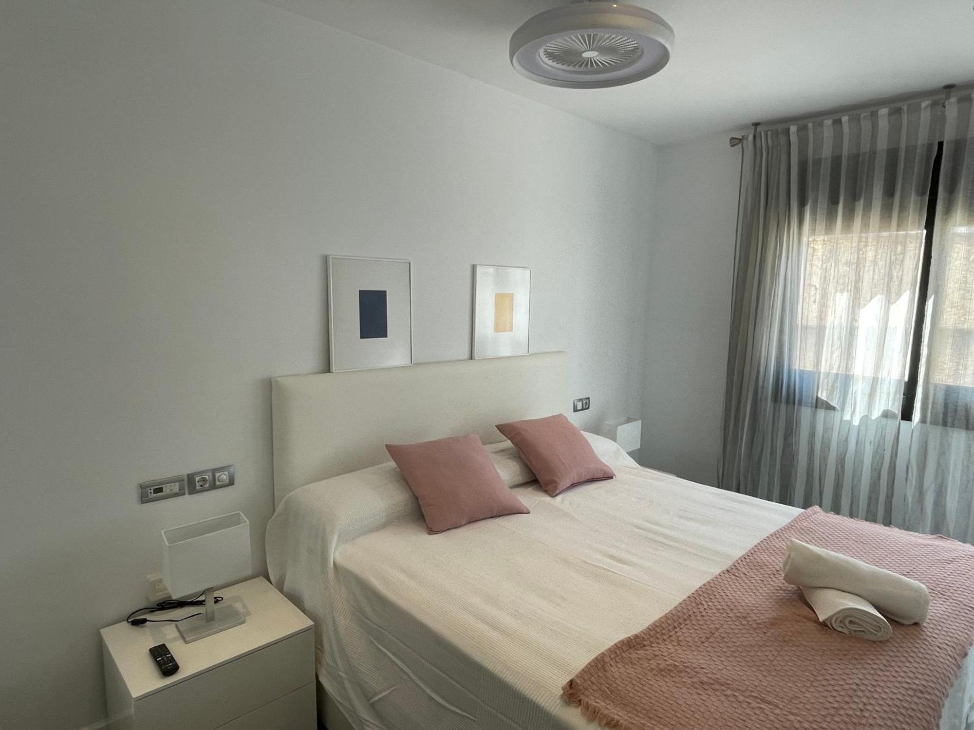 Moderno Apartamento Con Plaza De Garaje En Pleno Centro De Almería Dış mekan fotoğraf
