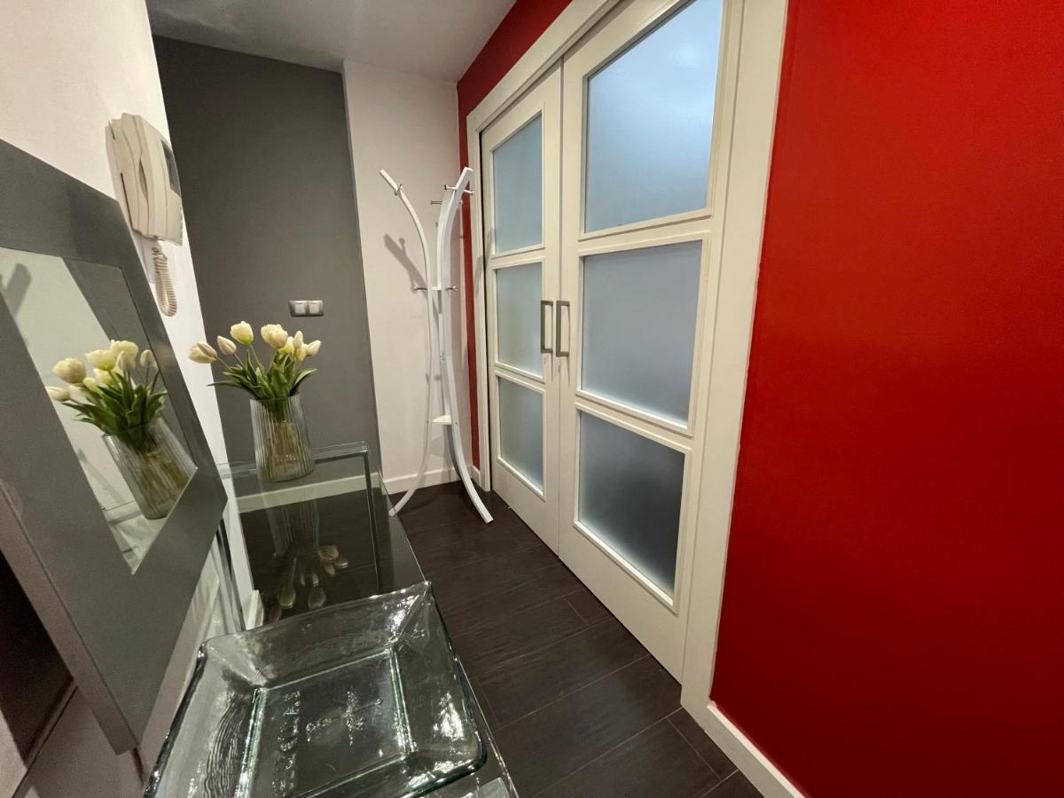 Moderno Apartamento Con Plaza De Garaje En Pleno Centro De Almería Dış mekan fotoğraf