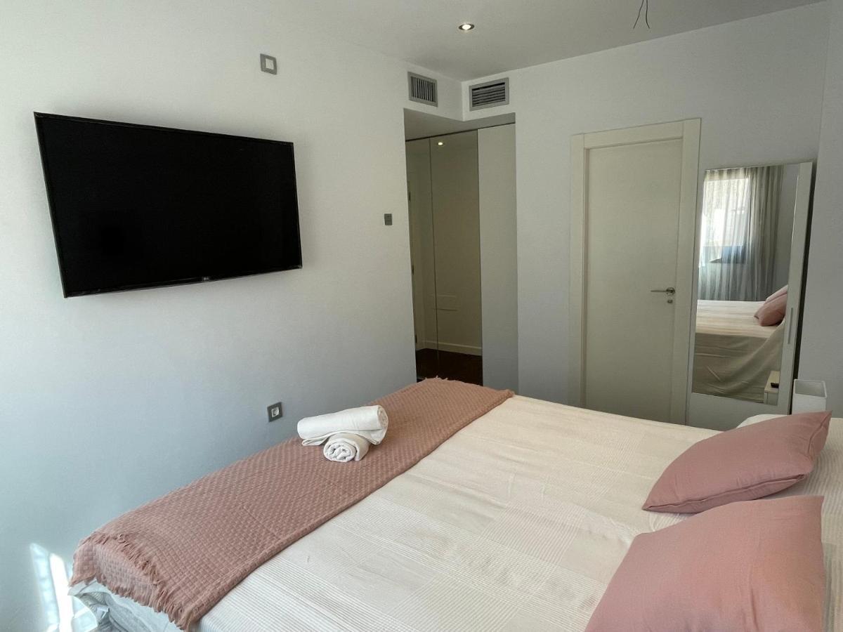 Moderno Apartamento Con Plaza De Garaje En Pleno Centro De Almería Dış mekan fotoğraf