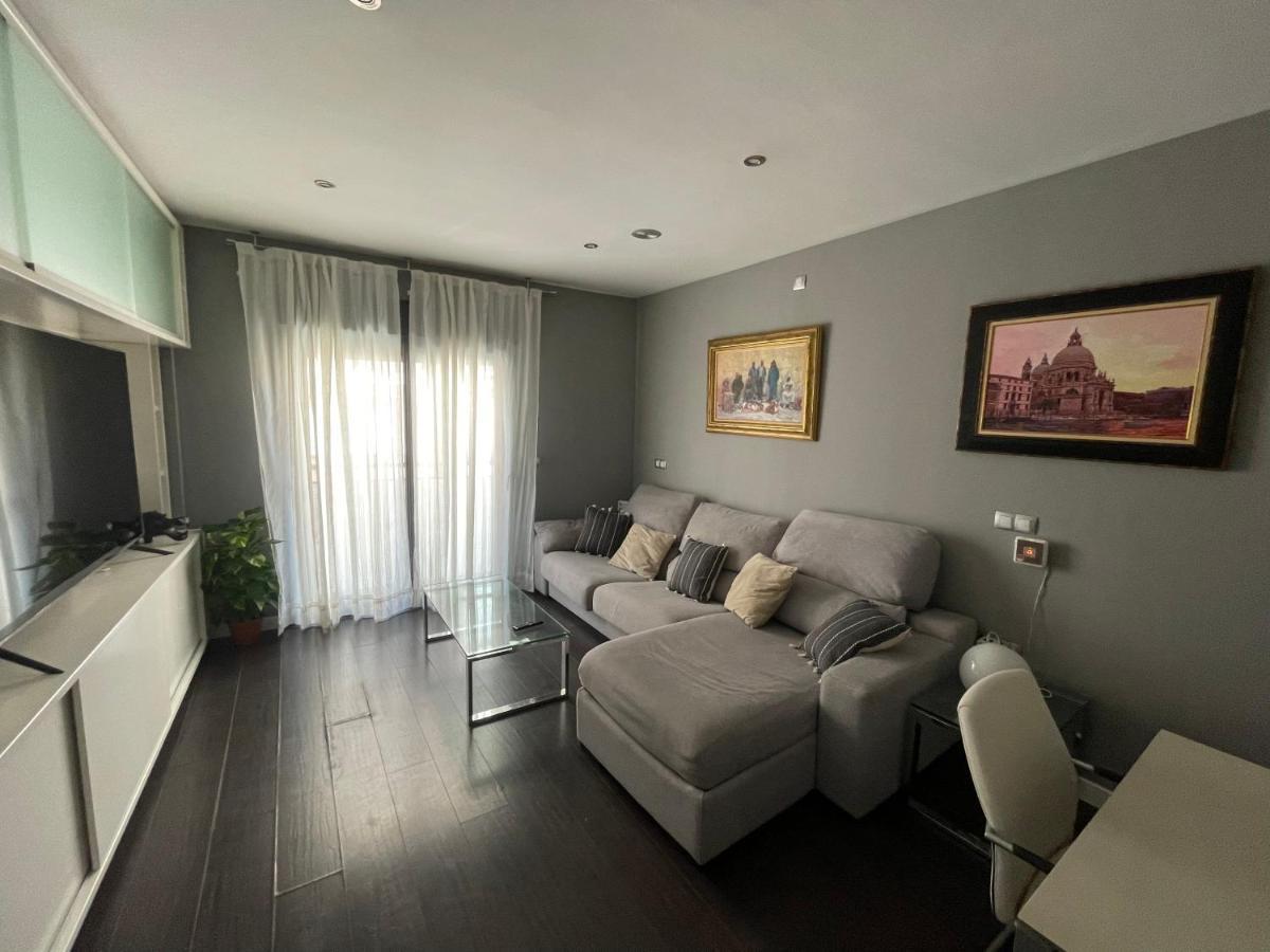 Moderno Apartamento Con Plaza De Garaje En Pleno Centro De Almería Dış mekan fotoğraf