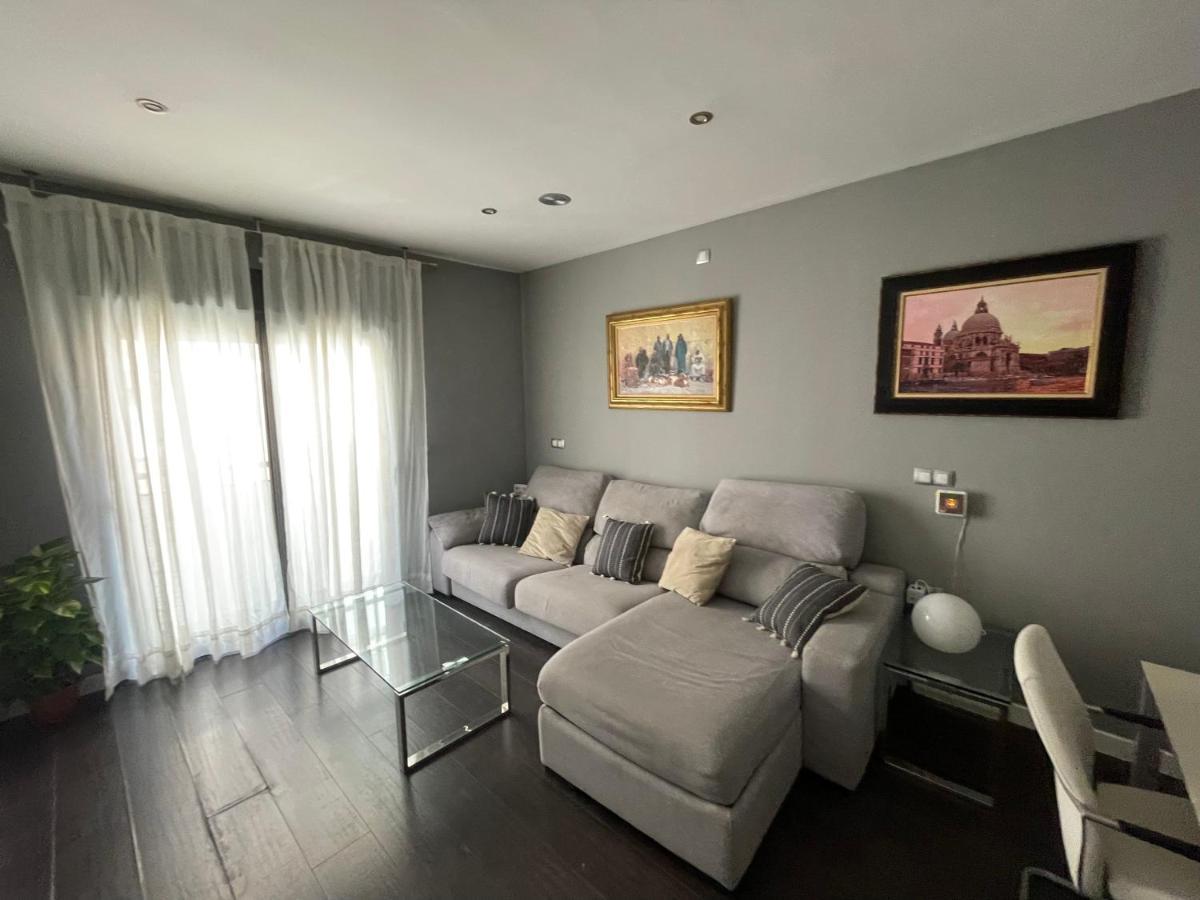 Moderno Apartamento Con Plaza De Garaje En Pleno Centro De Almería Dış mekan fotoğraf